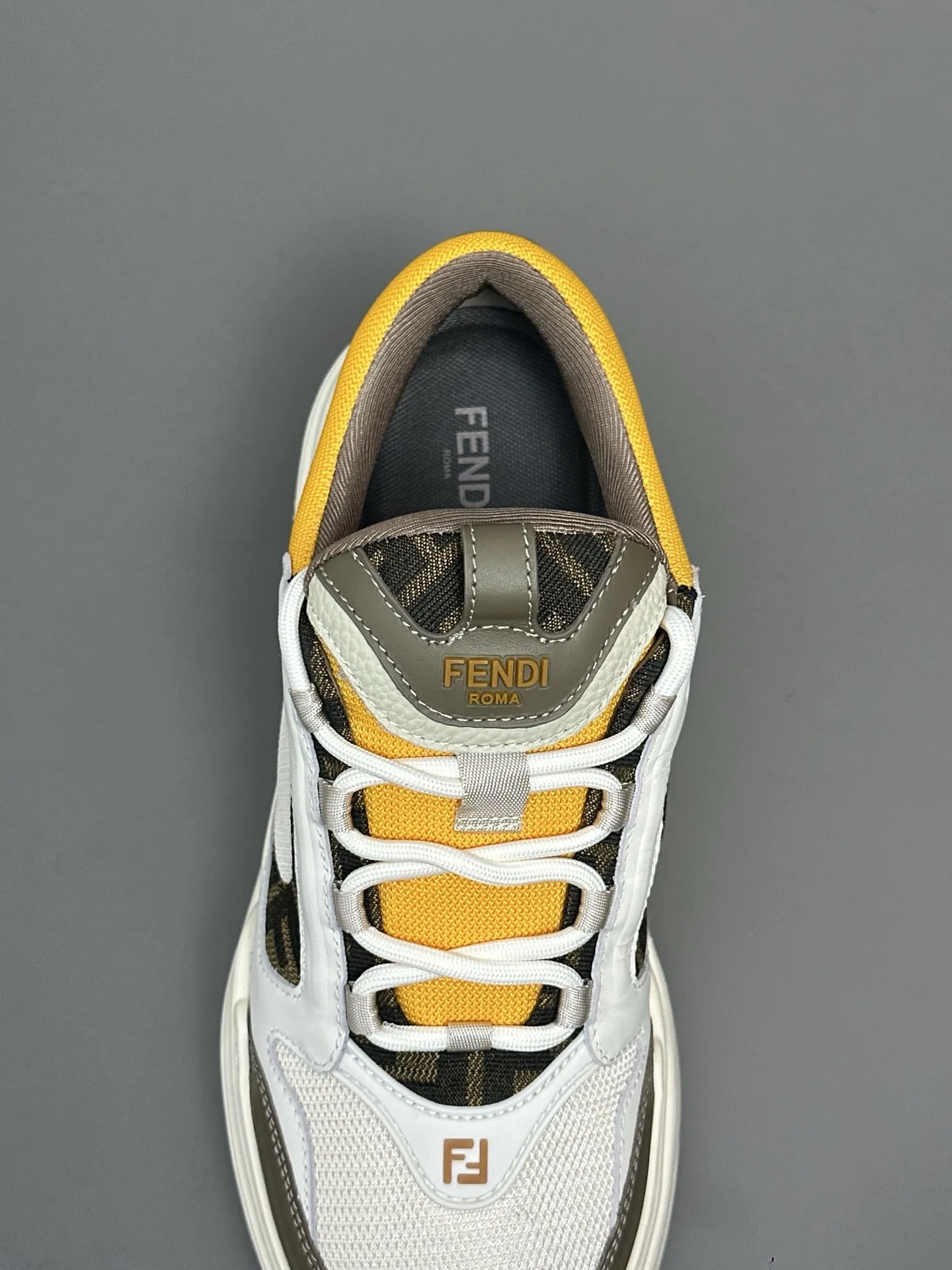 [FENDI] Fendi men's shoes 💰780💰 - High-end quality original casual sports shoes - Upper: Nappa calfskin, pebbled calfskin, tongue and heel; injection molded brand logo plastic module - Lining: brand canvas - Outsole: ultra-light T men's shoes 💰R foam rubber; molded outsole - Super high quality control, fine workmanship: highlighted (high-end, luxury, grade) -Size :39-44 (38, 45, can be customized)